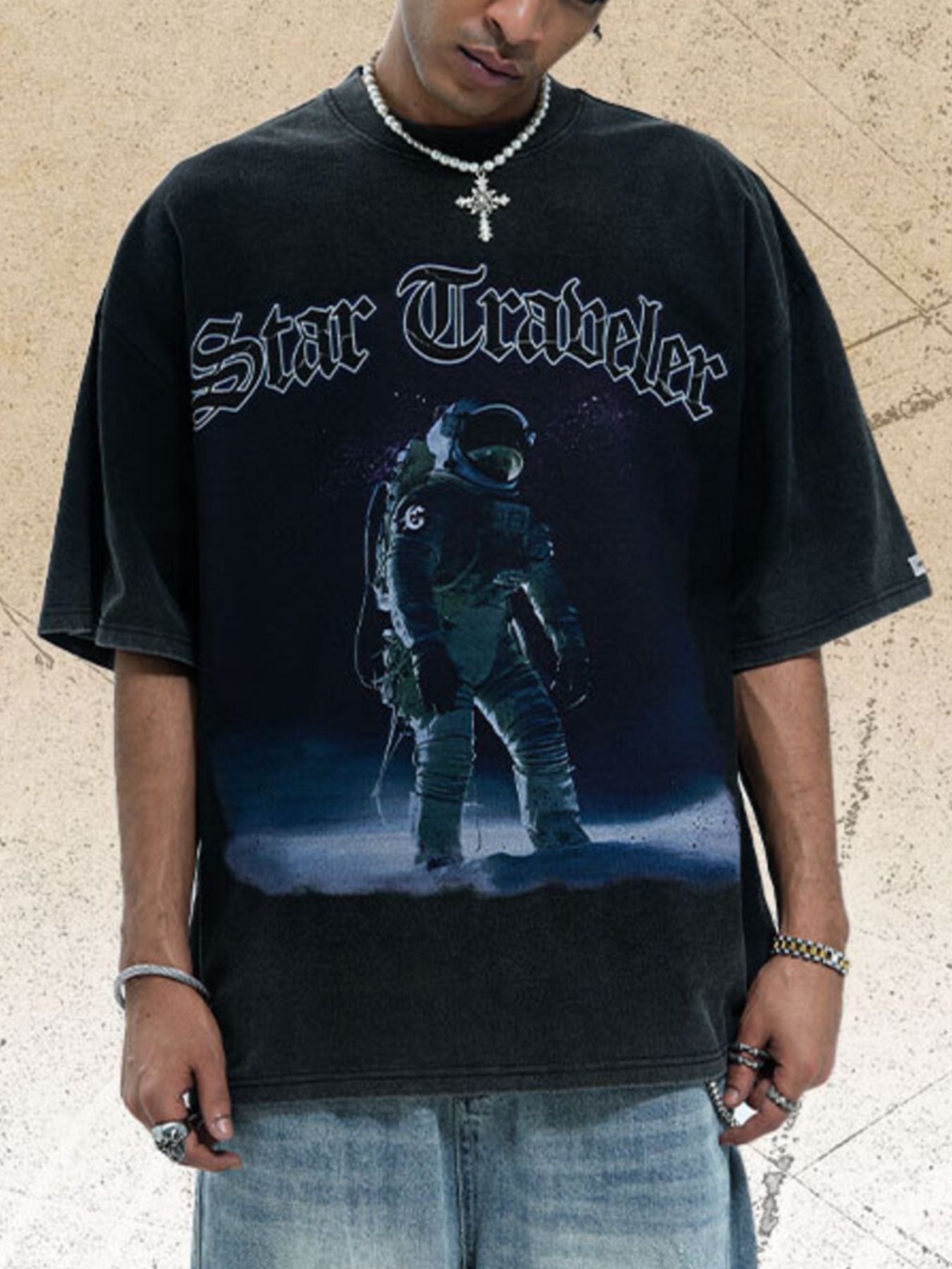 URBAN UNIT Star Traveler Oversized Tee in Washed Asphalt featuring a vintage astronaut graphic. Premium streetwear t-shirt with a dropped-shoulder oversized fit.